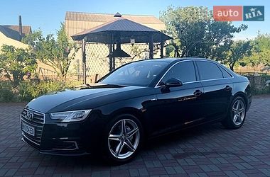 Седан Audi A4 2017 в Киеве
