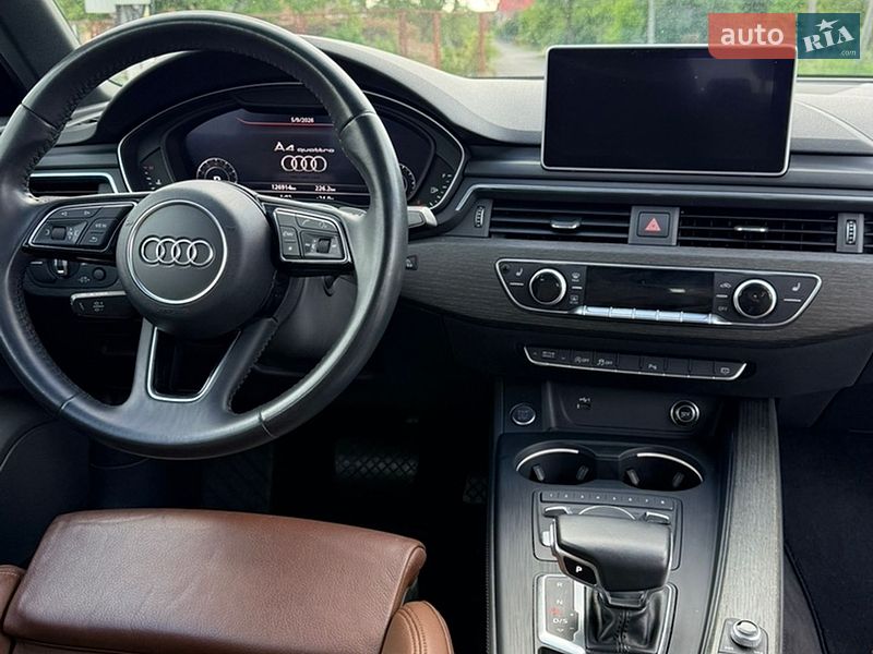 Седан Audi A4 2019 в Львові
