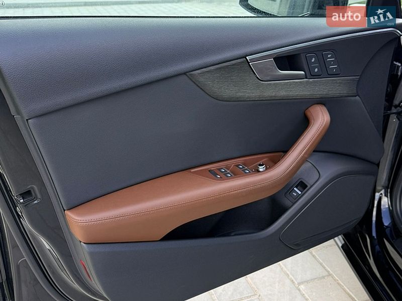 Седан Audi A4 2019 в Львові