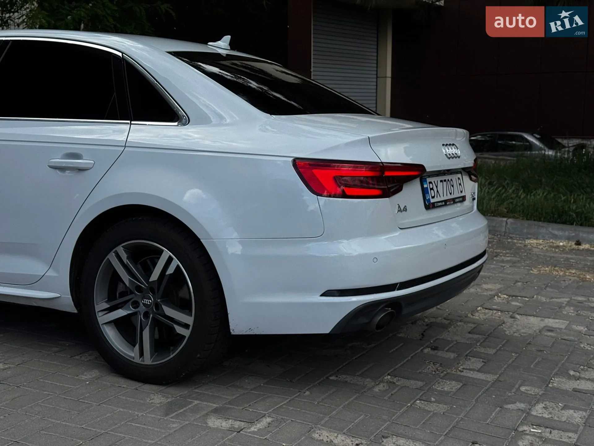 2016 Audi A4 - мініатюра 8