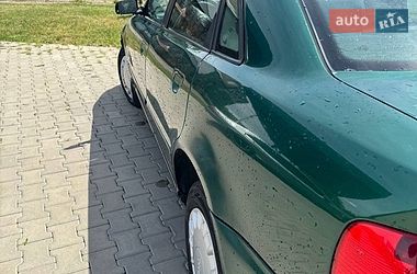 Седан Audi A4 1997 в Чернівцях