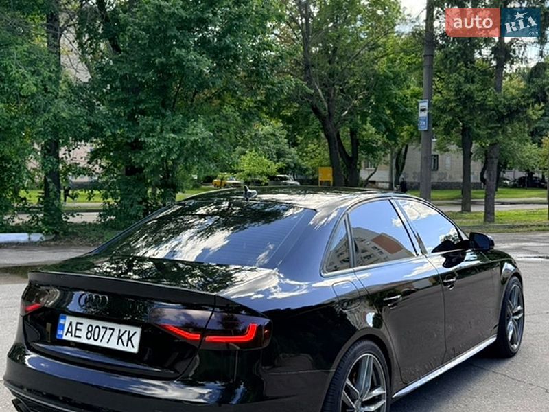 Седан Audi A4 2014 в Харкові