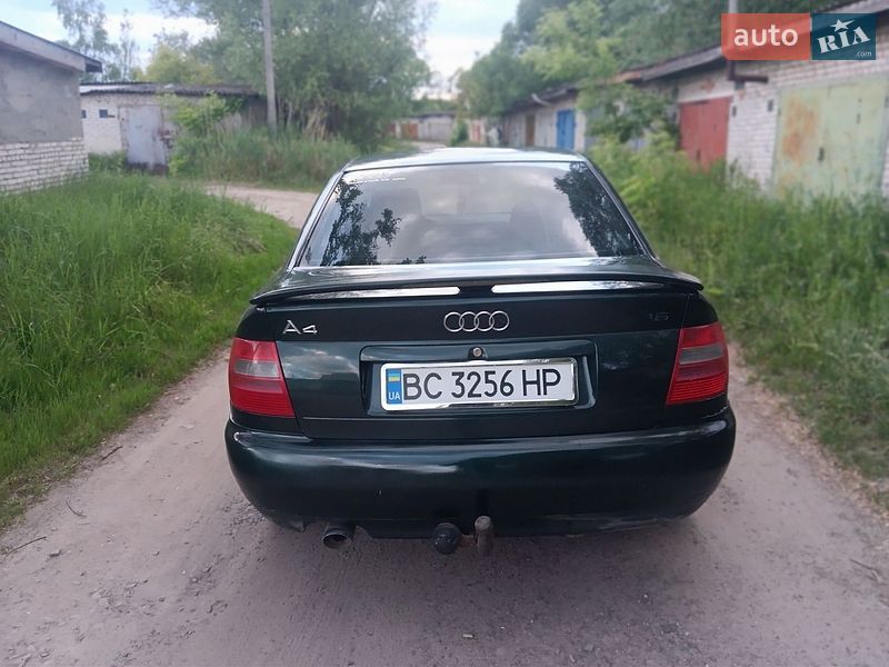 Седан Audi A4 1997 в Бродах