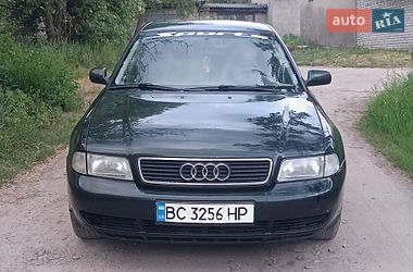 Седан Audi A4 1997 в Бродах