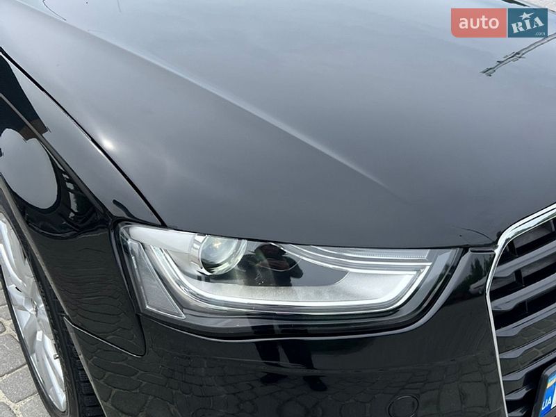 Седан Audi A4 2013 в Львові