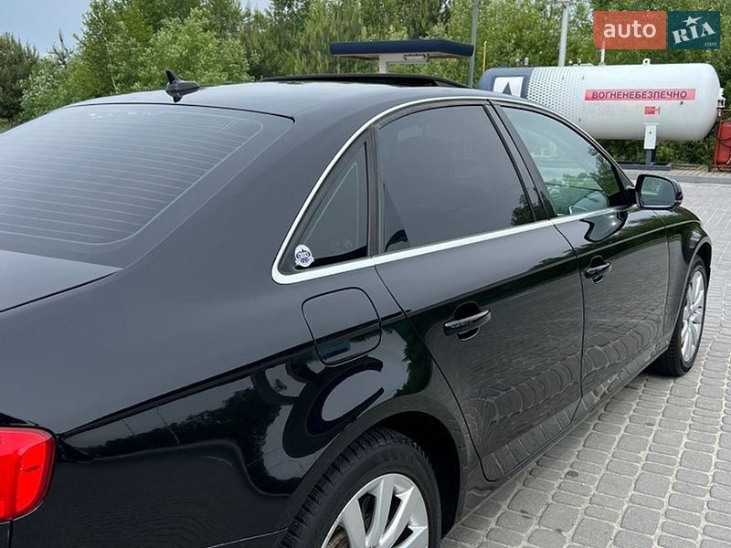 Седан Audi A4 2013 в Львові