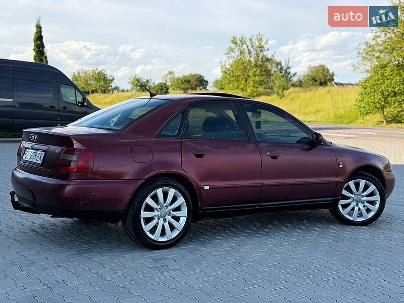 Седан Audi A4 1998 в Черновцах