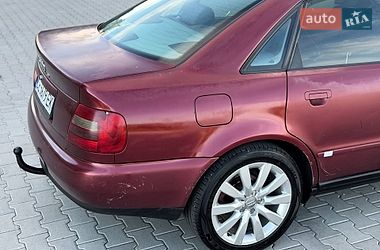 Седан Audi A4 1998 в Черновцах
