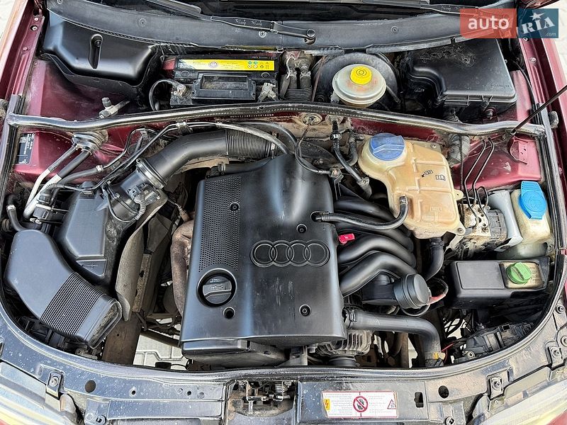 Седан Audi A4 1998 в Черновцах