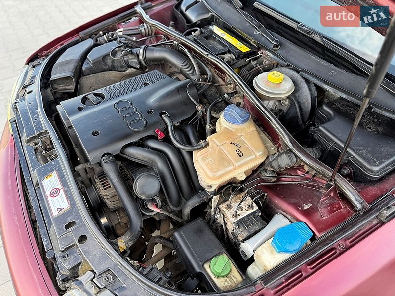 Седан Audi A4 1998 в Черновцах