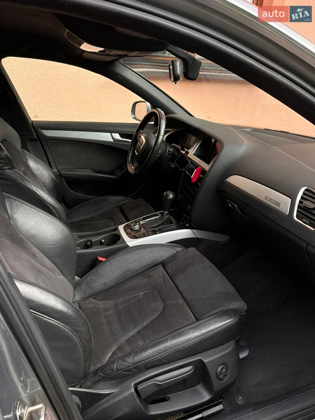 2010 Audi A4 - мініатюра 14