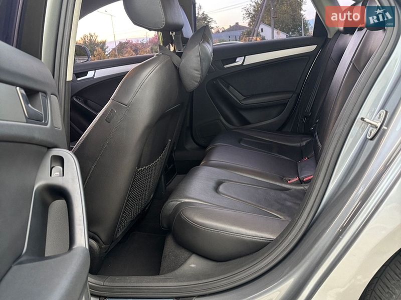 Седан Audi A4 2011 в Львове