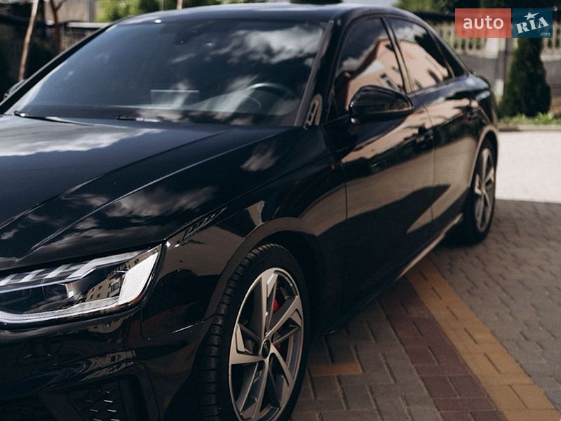 Седан Audi A4 2022 в Вінниці