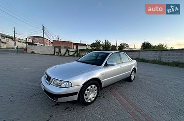 Седан Audi A4 2000 в Первомайске