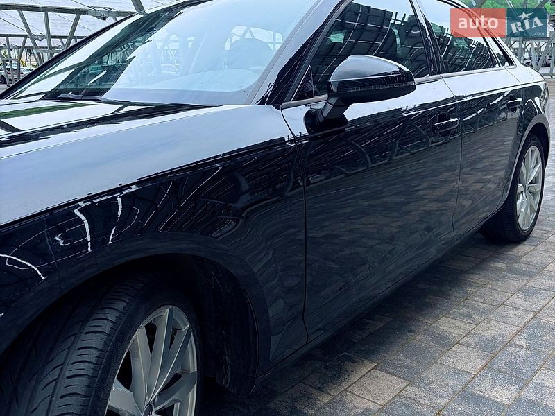 Седан Audi A4 2015 в Львове
