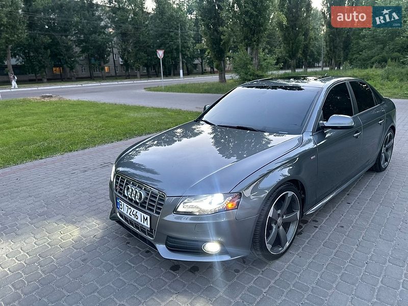 Седан Audi A4 2011 в Кременчуге