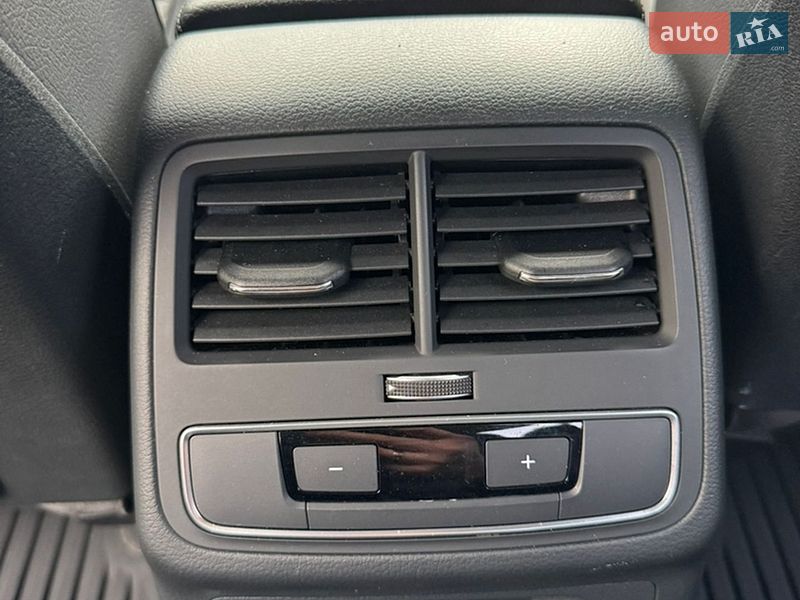 Седан Audi A4 2019 в Киеве