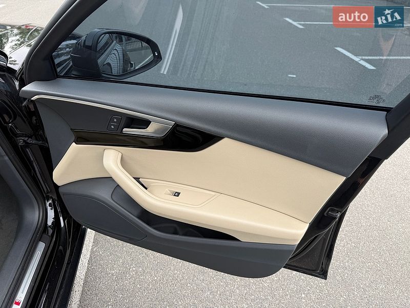 Седан Audi A4 2017 в Киеве