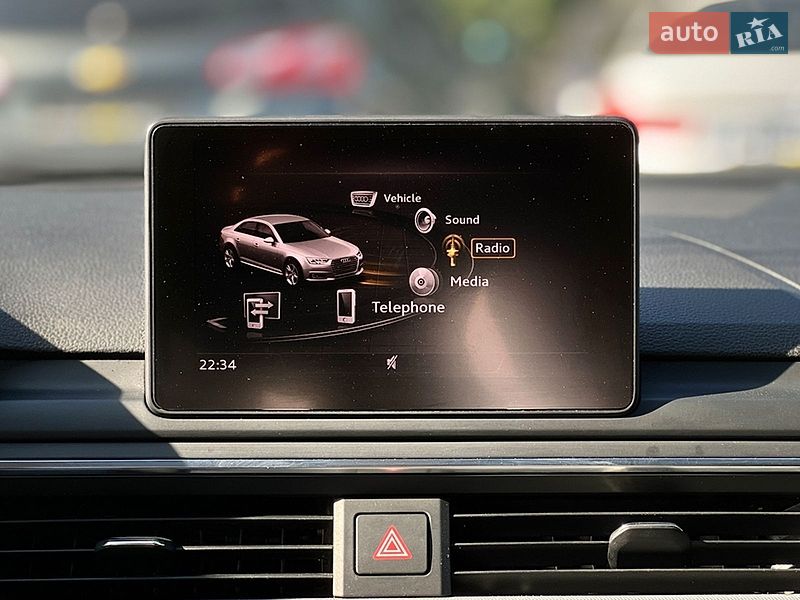 Седан Audi A4 2016 в Львові