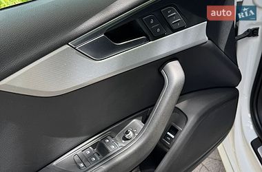 Седан Audi A4 2017 в Ровно