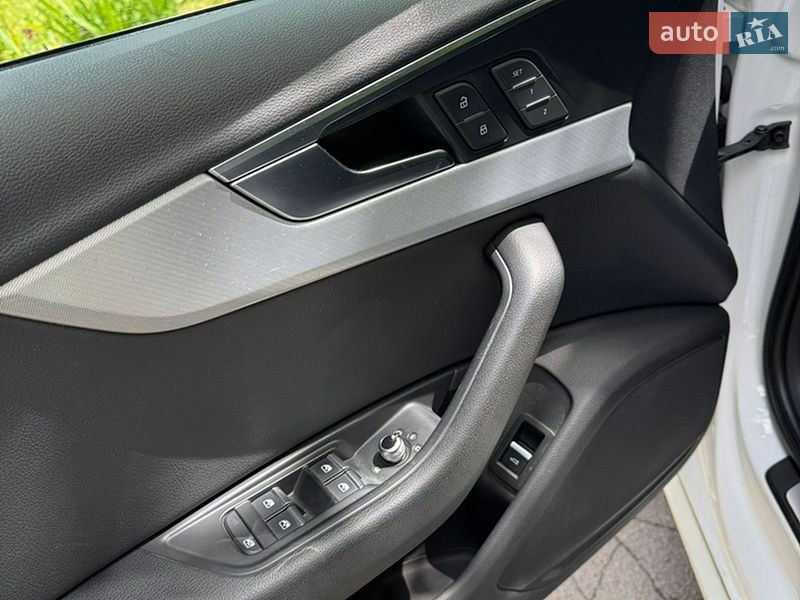Седан Audi A4 2017 в Ровно
