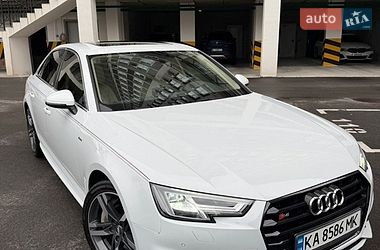Седан Audi A4 2016 в Киеве