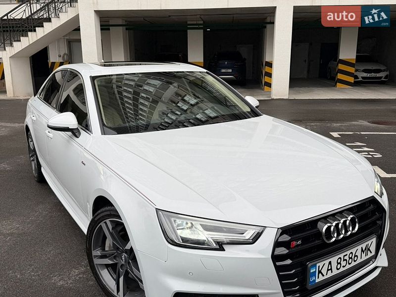 Седан Audi A4 2016 в Києві