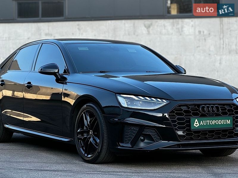 Седан Audi A4 2022 в Киеве