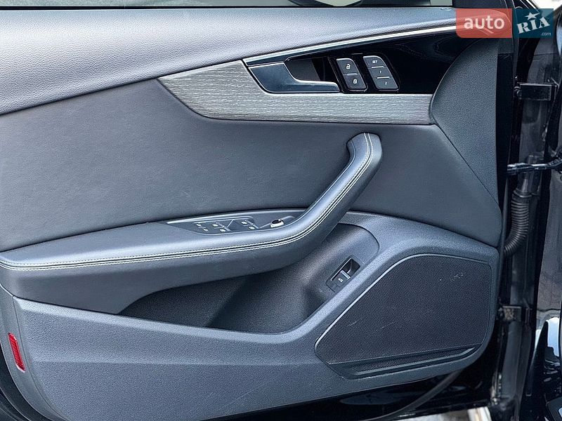 Седан Audi A4 2022 в Киеве