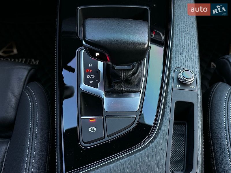Седан Audi A4 2022 в Киеве