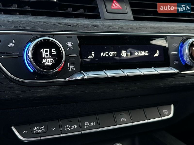 Седан Audi A4 2022 в Киеве