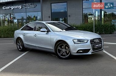 Седан Audi A4 2014 в Киеве