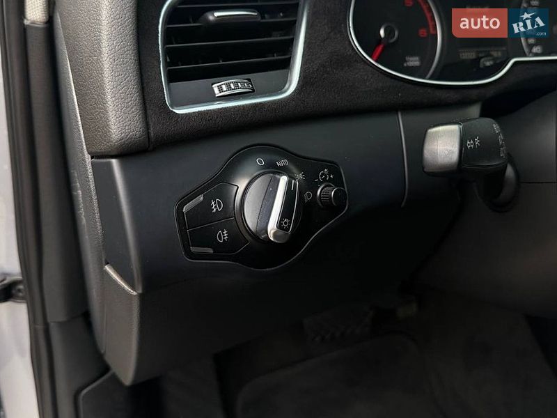 Седан Audi A4 2014 в Киеве