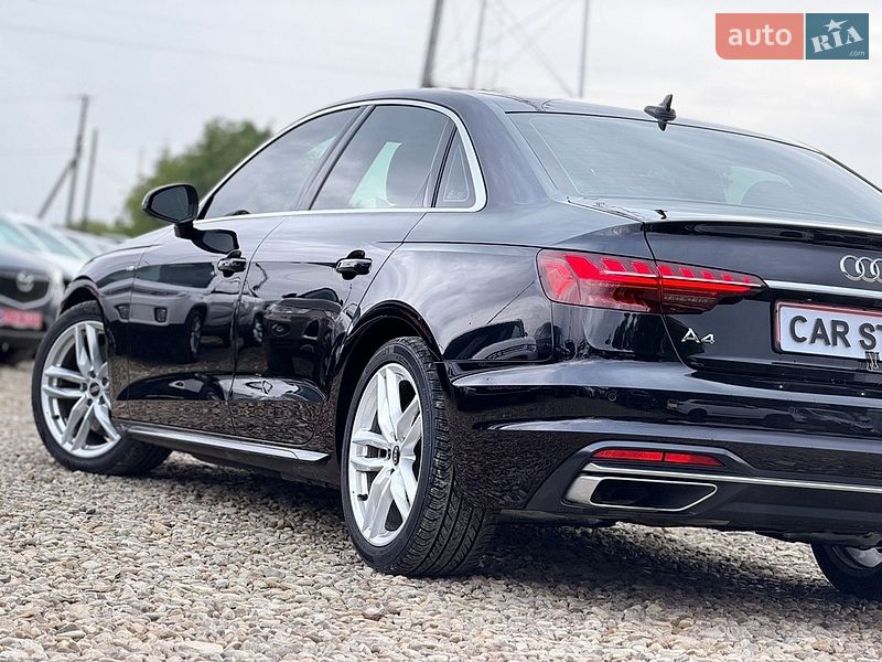 Седан Audi A4 2022 в Стрые