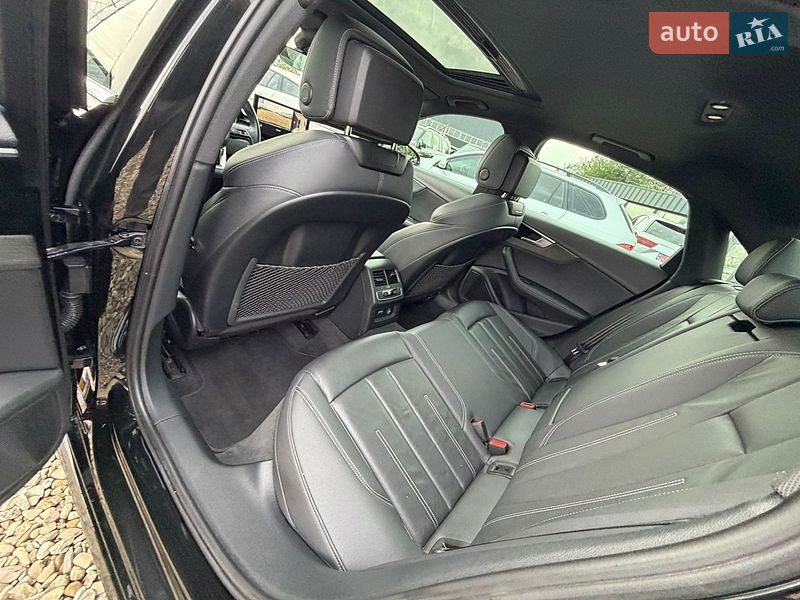 Седан Audi A4 2022 в Стрые