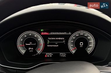 Седан Audi A4 2022 в Стрые