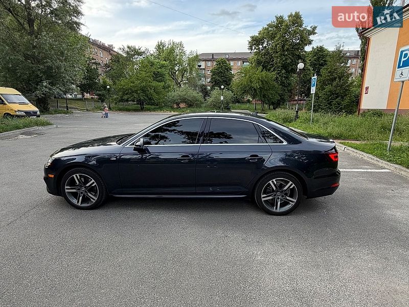 Седан Audi A4 2017 в Киеве
