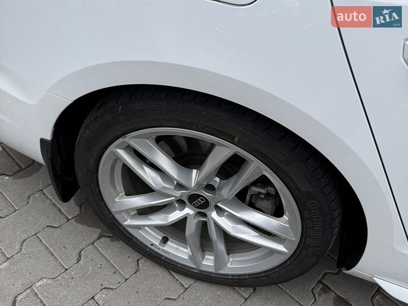 Седан Audi A4 2023 в Хмельницком