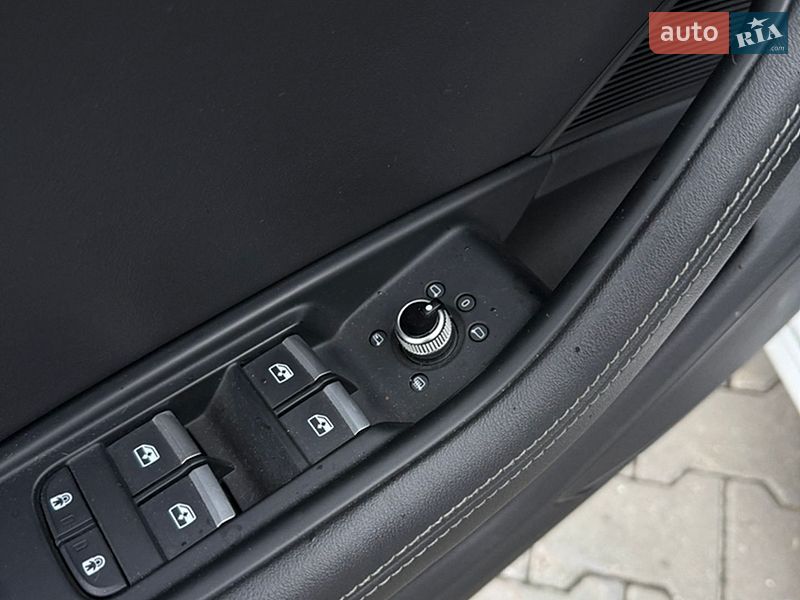 Седан Audi A4 2023 в Хмельницком