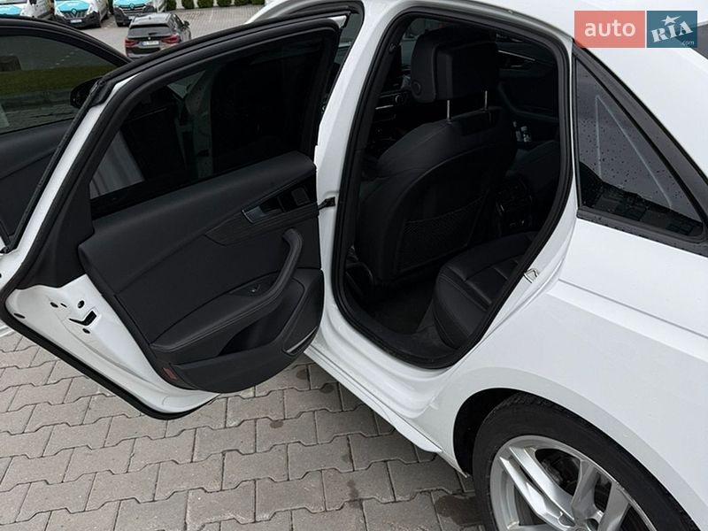 Седан Audi A4 2023 в Хмельницком