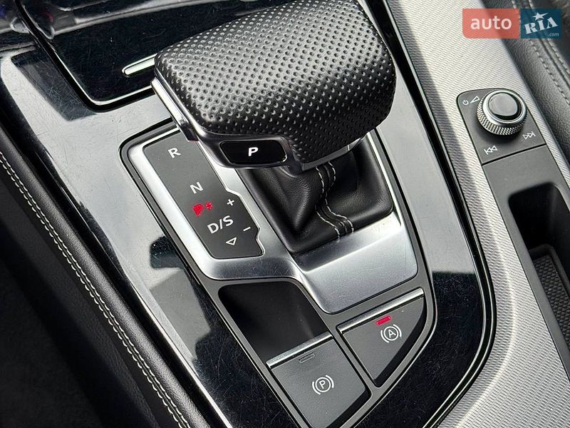 Универсал Audi A4 2019 в Киеве