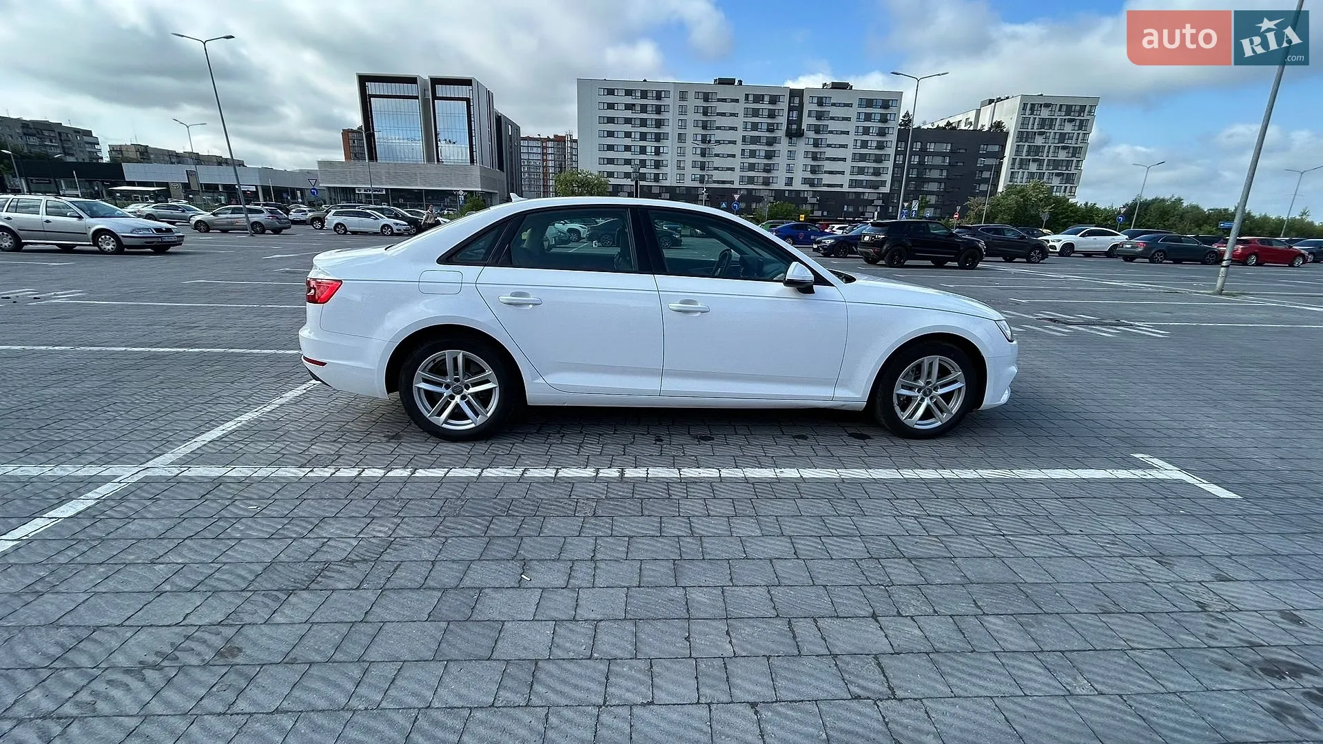 2016 Audi A4 - мініатюра 8