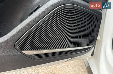 Седан Audi A4 2018 в Кам'янському