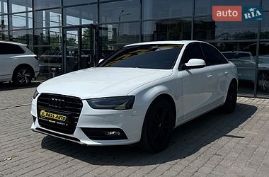 Седан Audi A4 2015 в Івано-Франківську