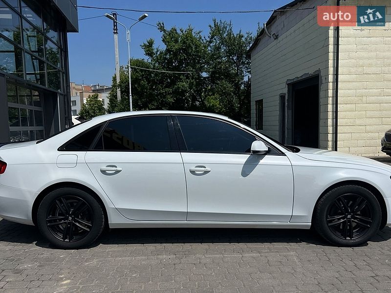 Седан Audi A4 2015 в Івано-Франківську