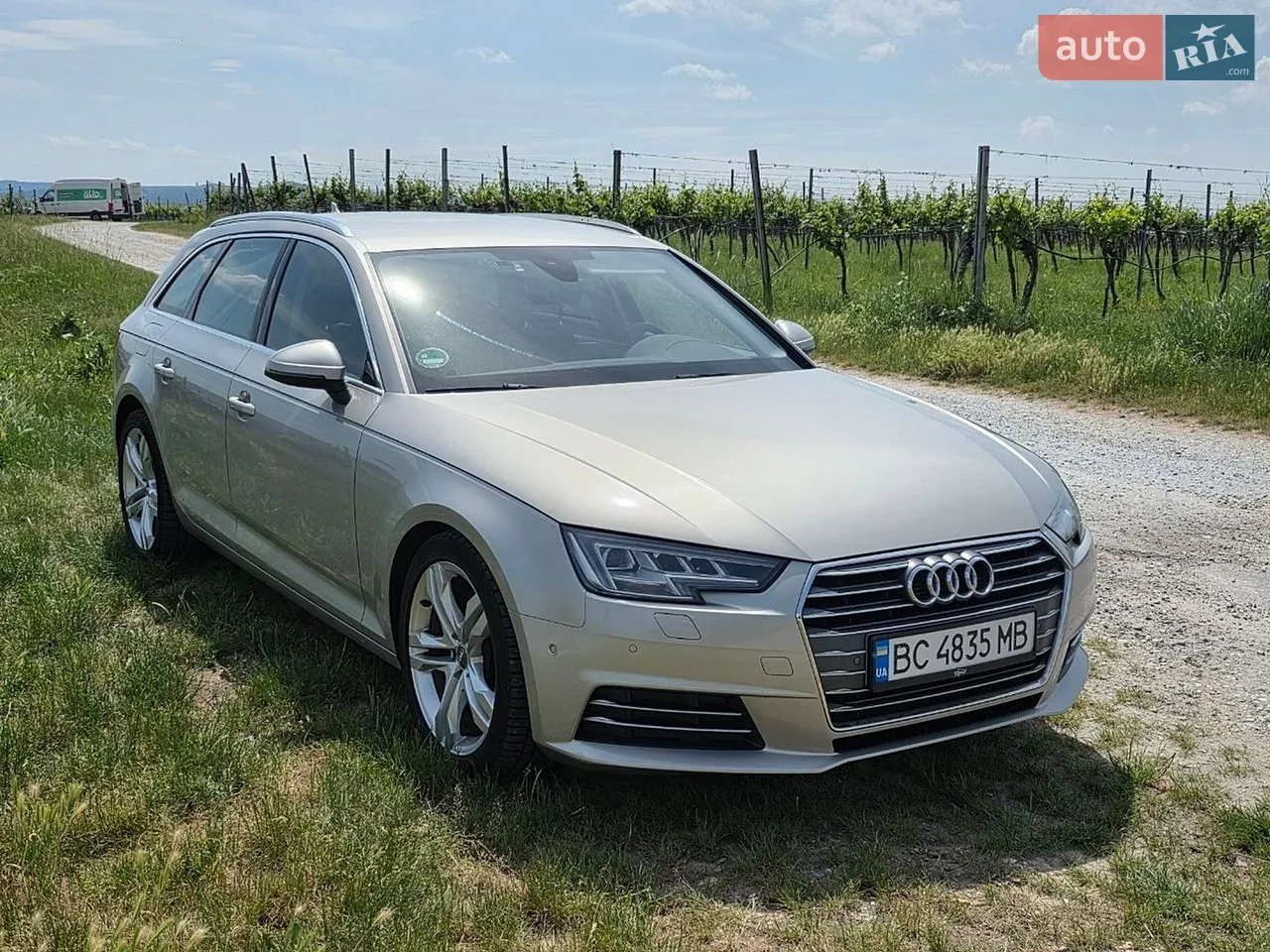 Audi A4 2017 photo 3