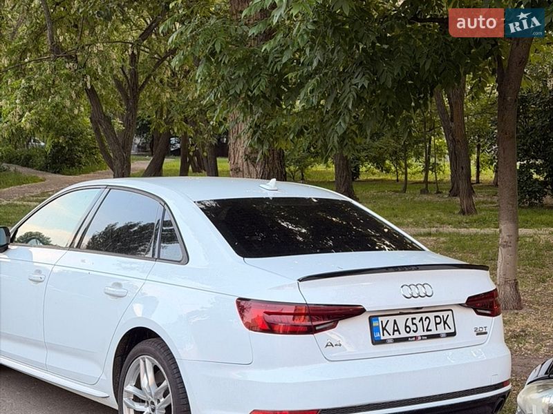 Седан Audi A4 2016 в Киеве