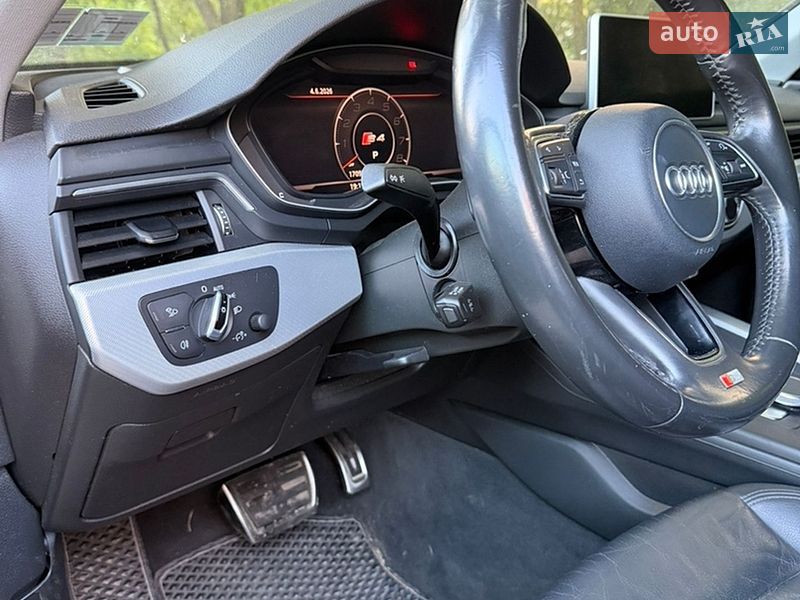 Седан Audi A4 2016 в Киеве