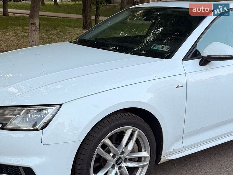 Седан Audi A4 2016 в Киеве