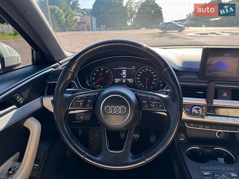 Седан Audi A4 2017 в Киеве